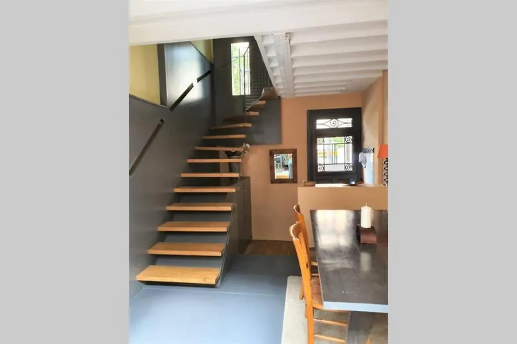 Maison Exceptionnelle, Campagne A Parijs